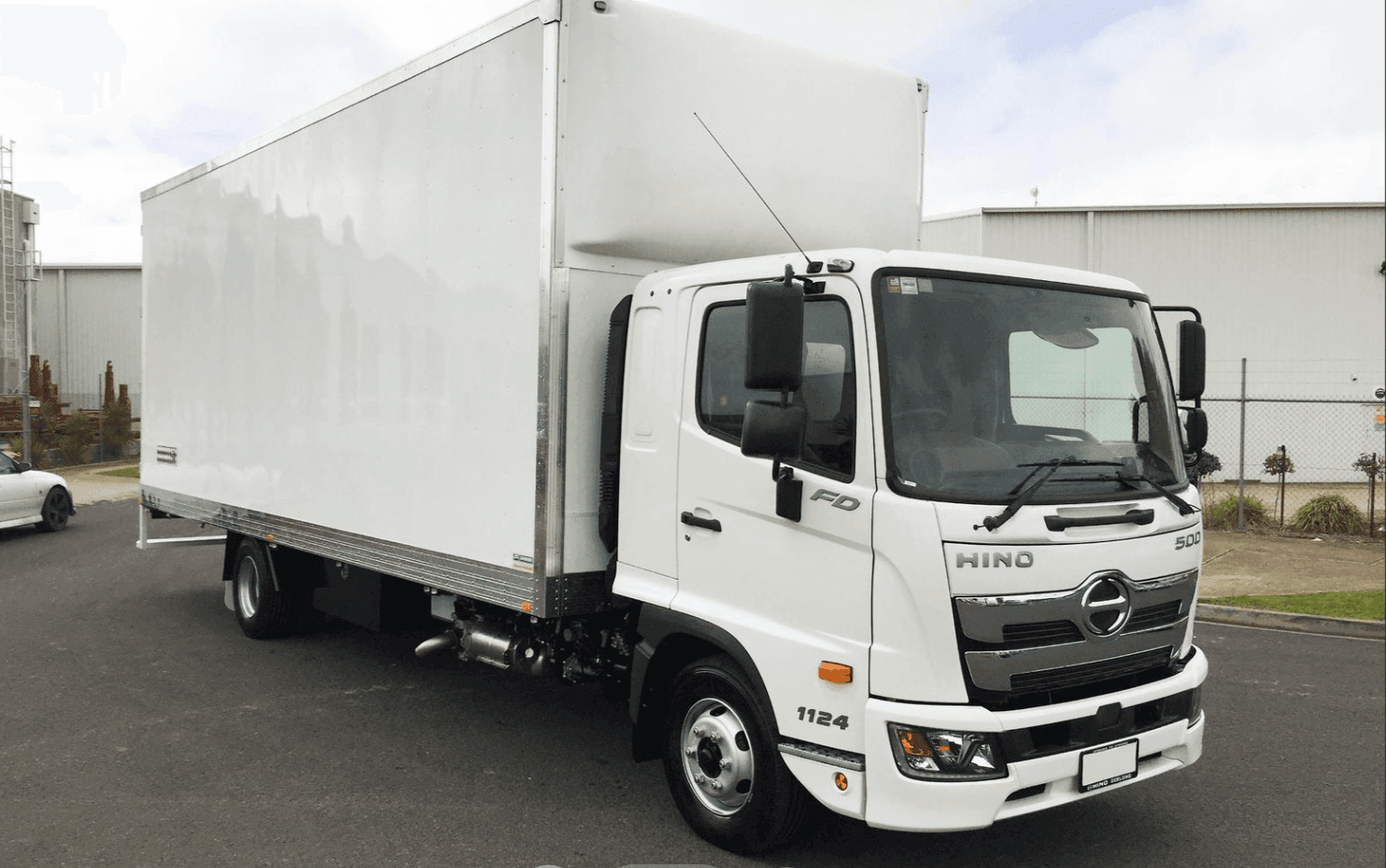 Large Truck wth 2 Men @ $190/Hr